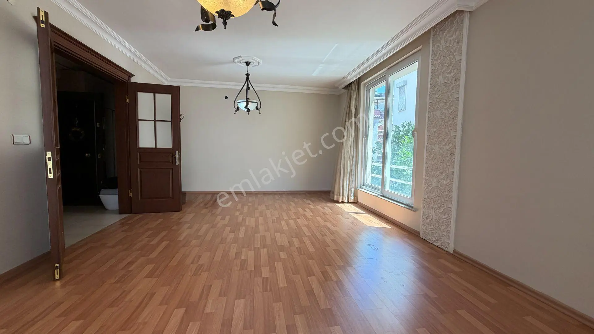 Meydankavağında Doğalgazlı Ebeveyn Banyolu Ferah 3+1 Daire - Görsel 5
