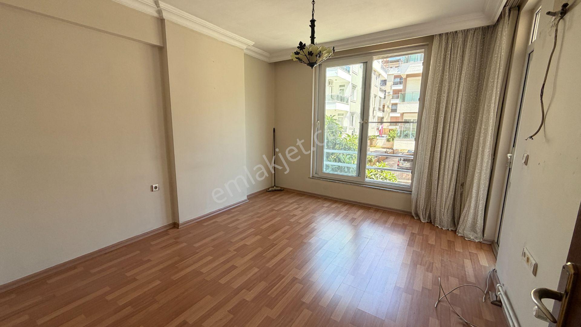 Meydankavağında Doğalgazlı Ebeveyn Banyolu Ferah 3+1 Daire - Görsel 19