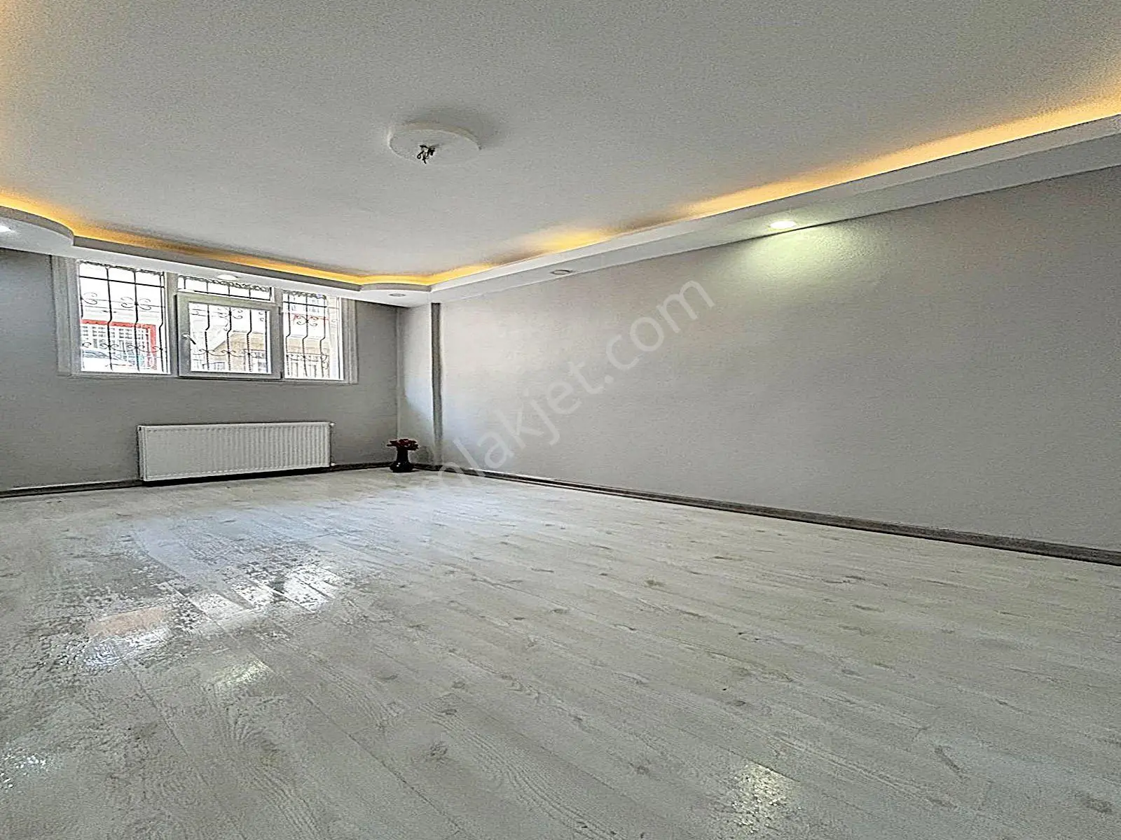 Cadde34 Yapı'dan Kıraç'ta 3+1 Geniş Metrekarede Eminevime Vb. Kuruluşlara Uygun Bahçeli Giriş Kat! - Görsel 3