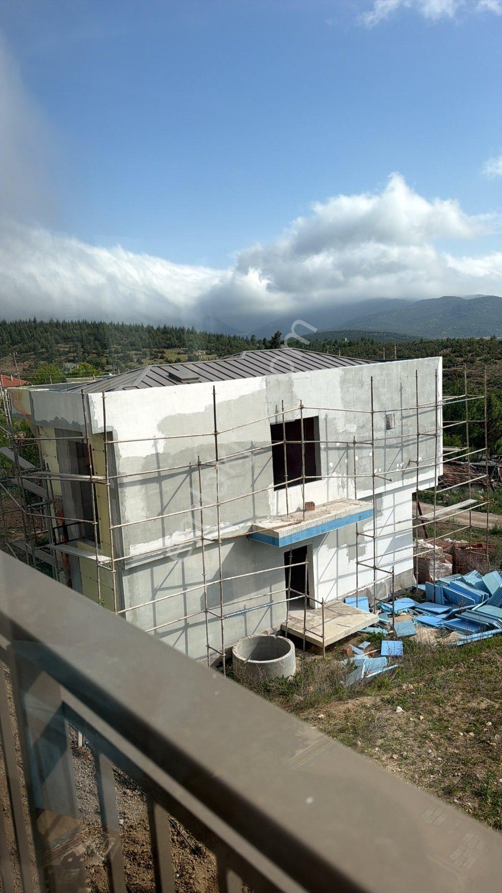Korkuteli Karataş Mahallesin De Villa Natamam Projeli