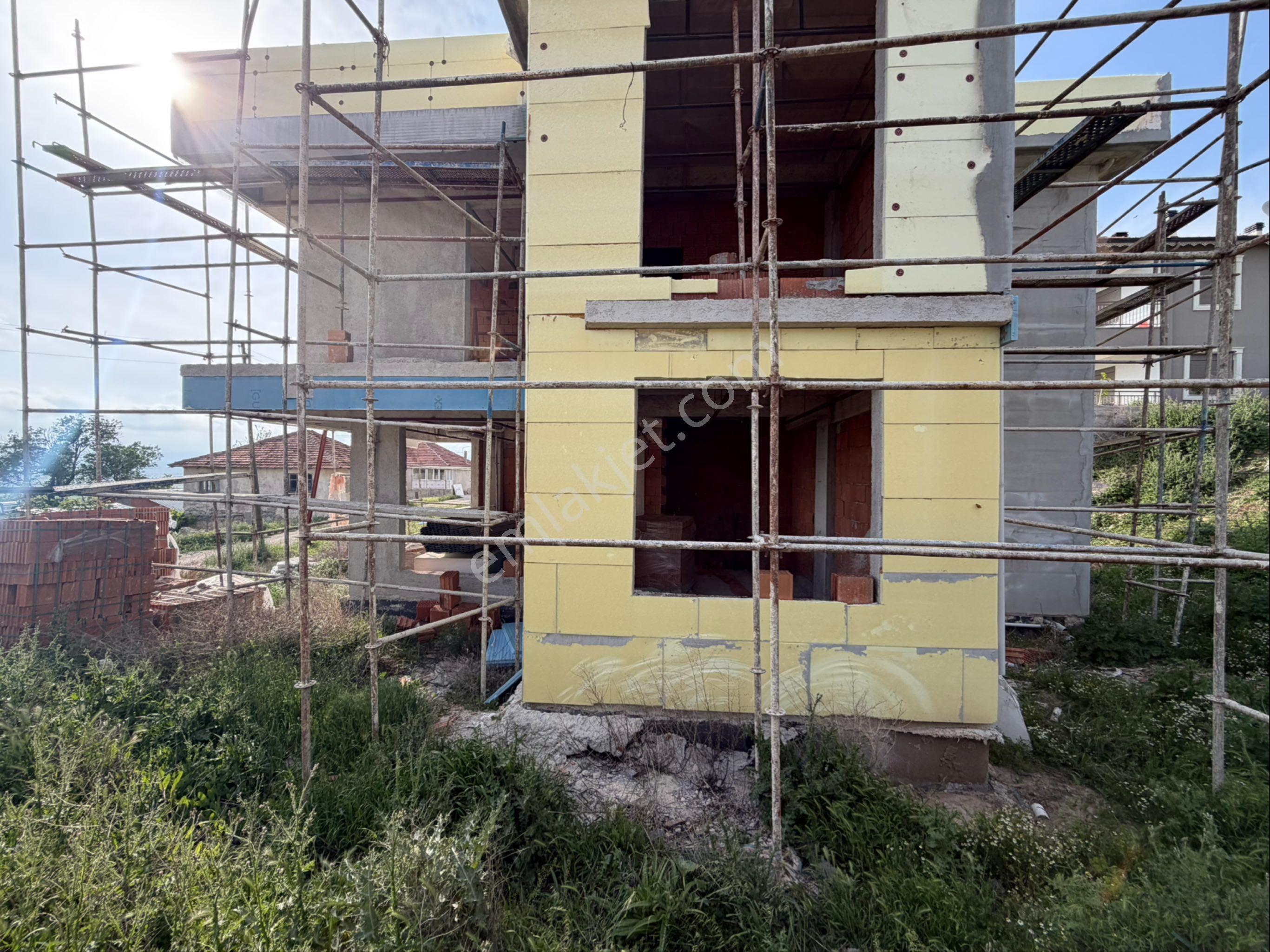Korkuteli Karataş Mahallesin De Villa Natamam Projeli - Görsel 9