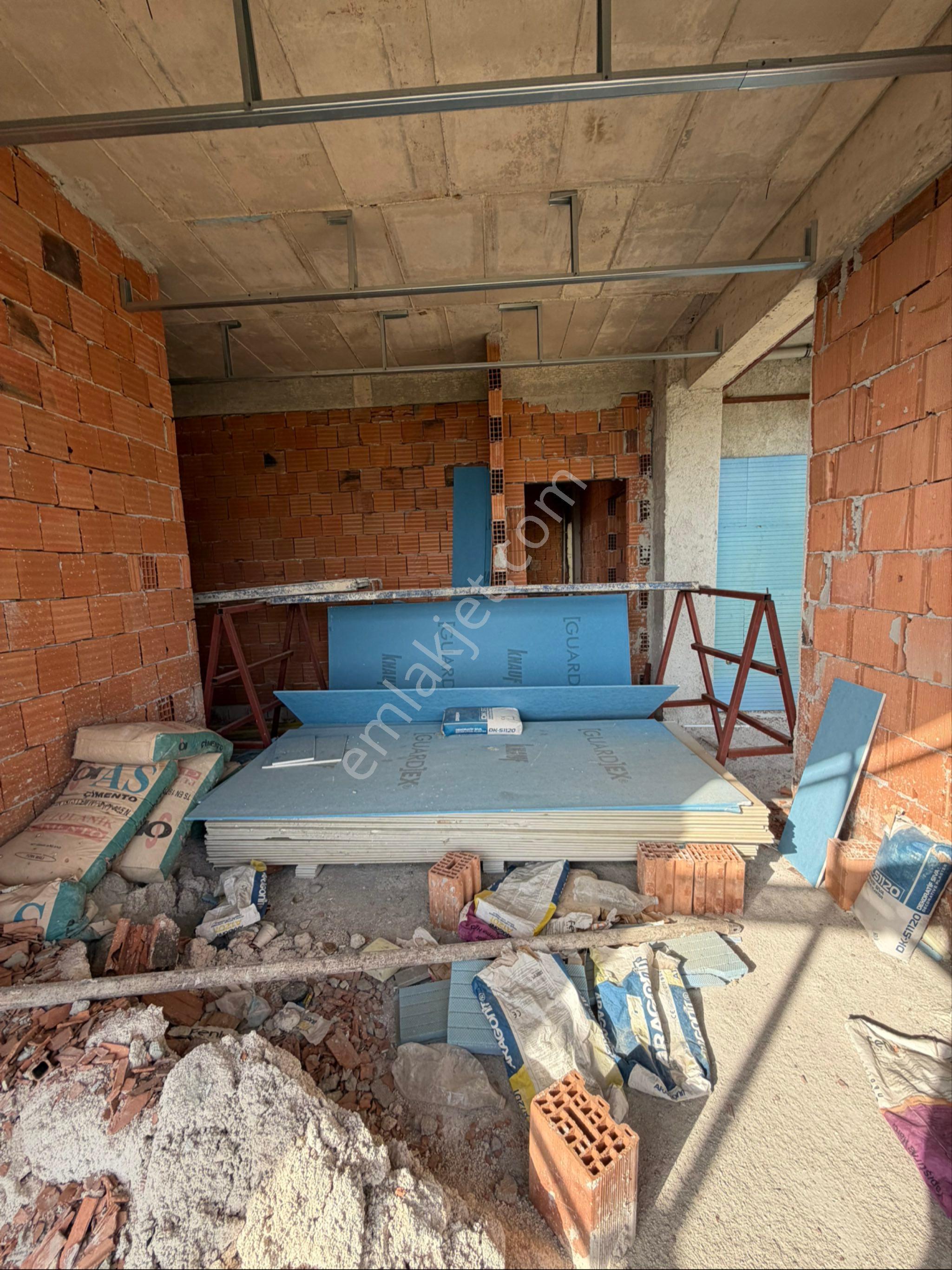 Korkuteli Karataş Mahallesin De Villa Natamam Projeli - Görsel 26