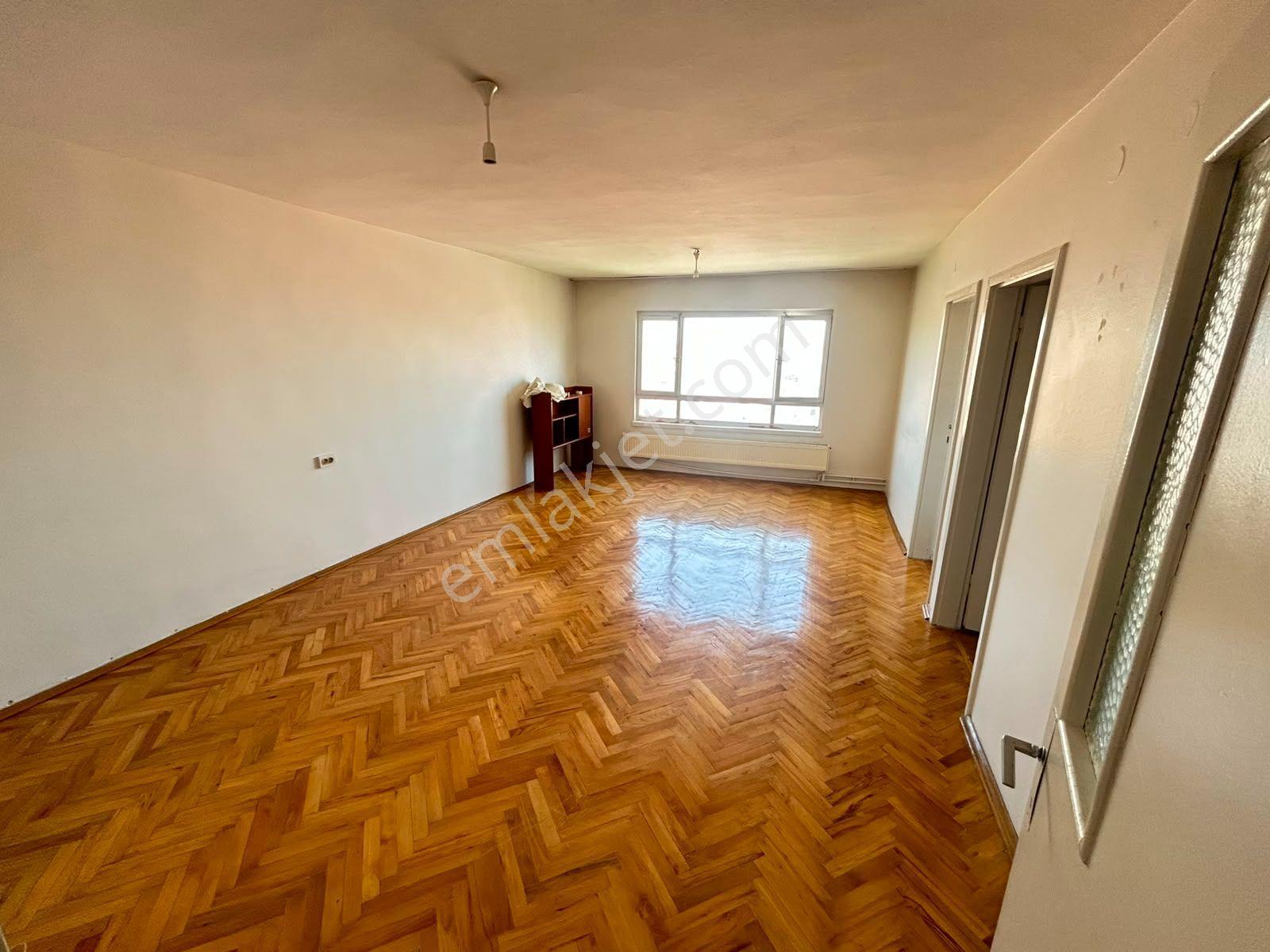 Taner'den Sokullu Cad'de 3+1 Orta Kat Ankara Manzaralı Kombili - Görsel 25