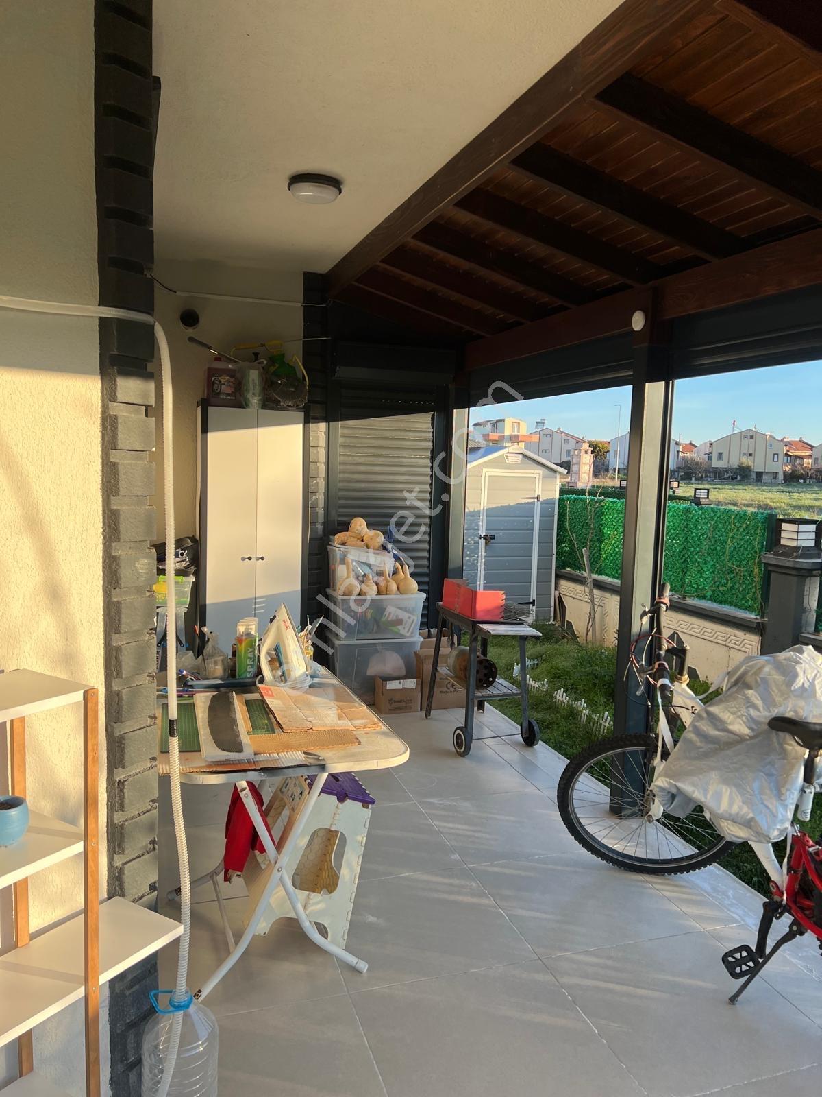 Ayvalık Altınova'da Geniş Verandalı, Sıfır Ayarında Eşyalı 3+1 Lüks Villa - Görsel 6