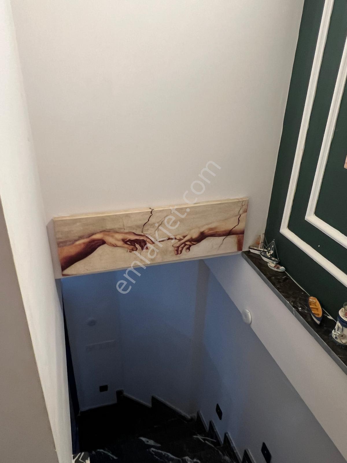 Ayvalık Altınova'da Geniş Verandalı, Sıfır Ayarında Eşyalı 3+1 Lüks Villa - Görsel 23