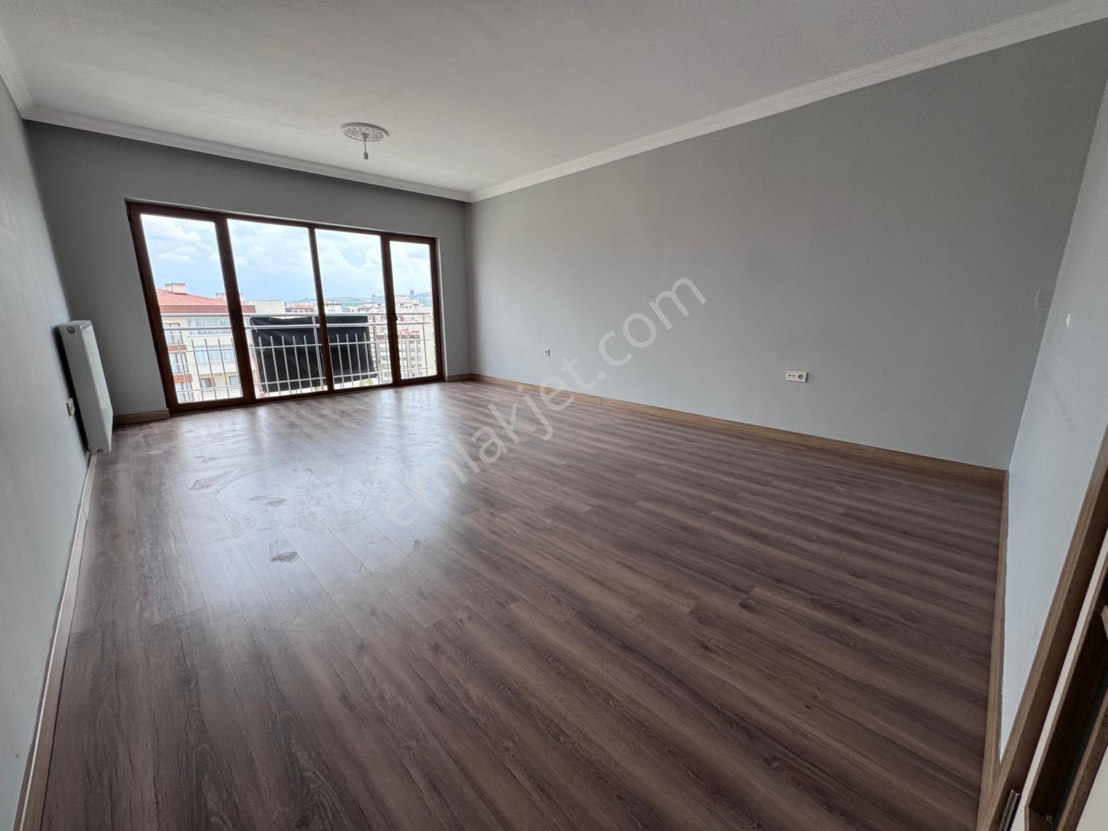 Sincan Saraycık Mah 6yıllık Öncephe Katta 135m2 Satılık 3+1daire - Görsel 9