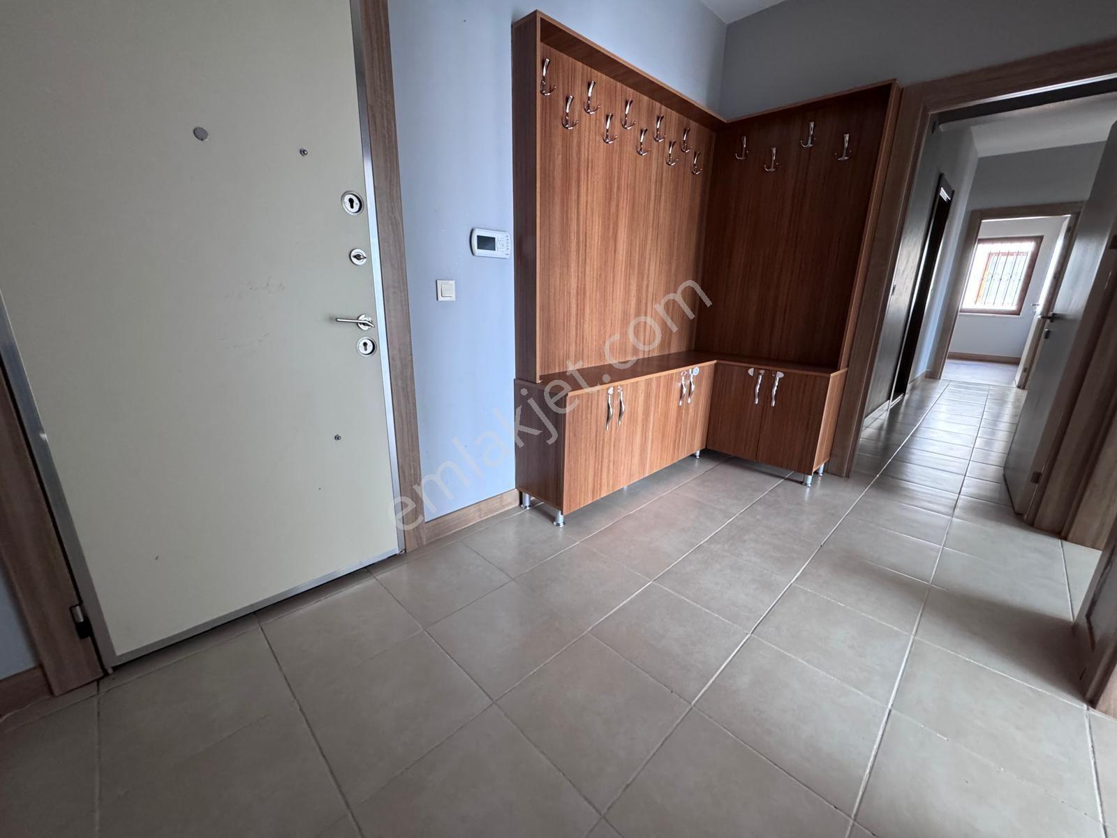 Sincan Saraycık Mah 6yıllık Öncephe Katta 135m2 Satılık 3+1daire - Görsel 35