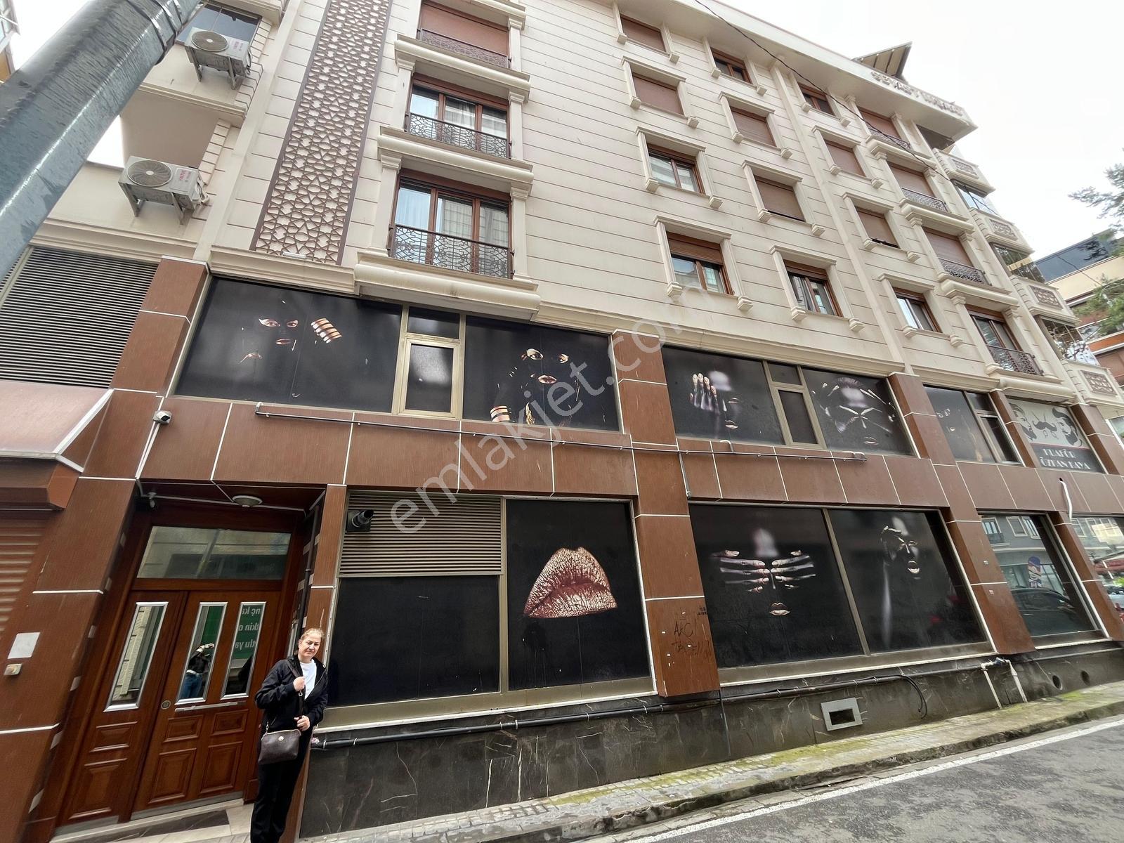 Batı Mahallesi Balkonlu Cadde Üzeri 3+1 Satılık Daire