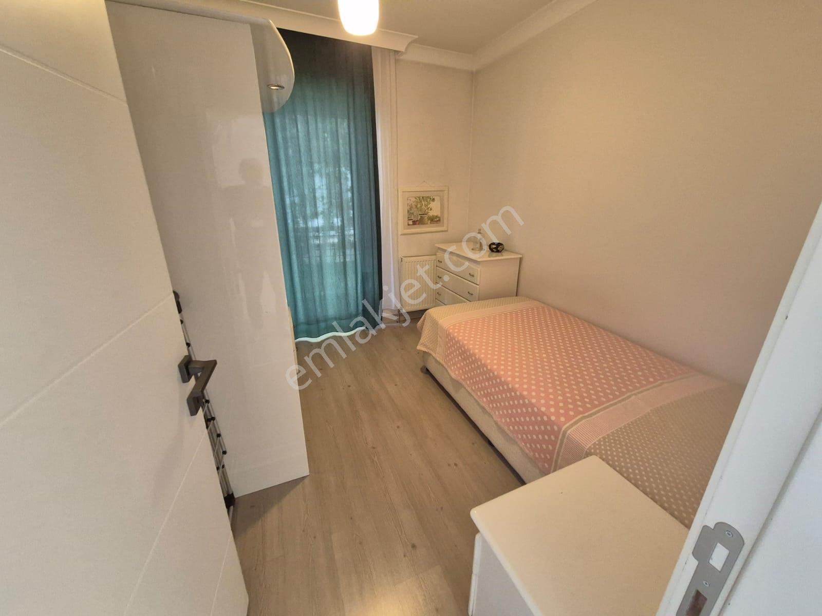 Arel'den Bahçelievler'de Mobilyalı Ön 1 Kat Kombili,bakımlı 3+1 - Görsel 24
