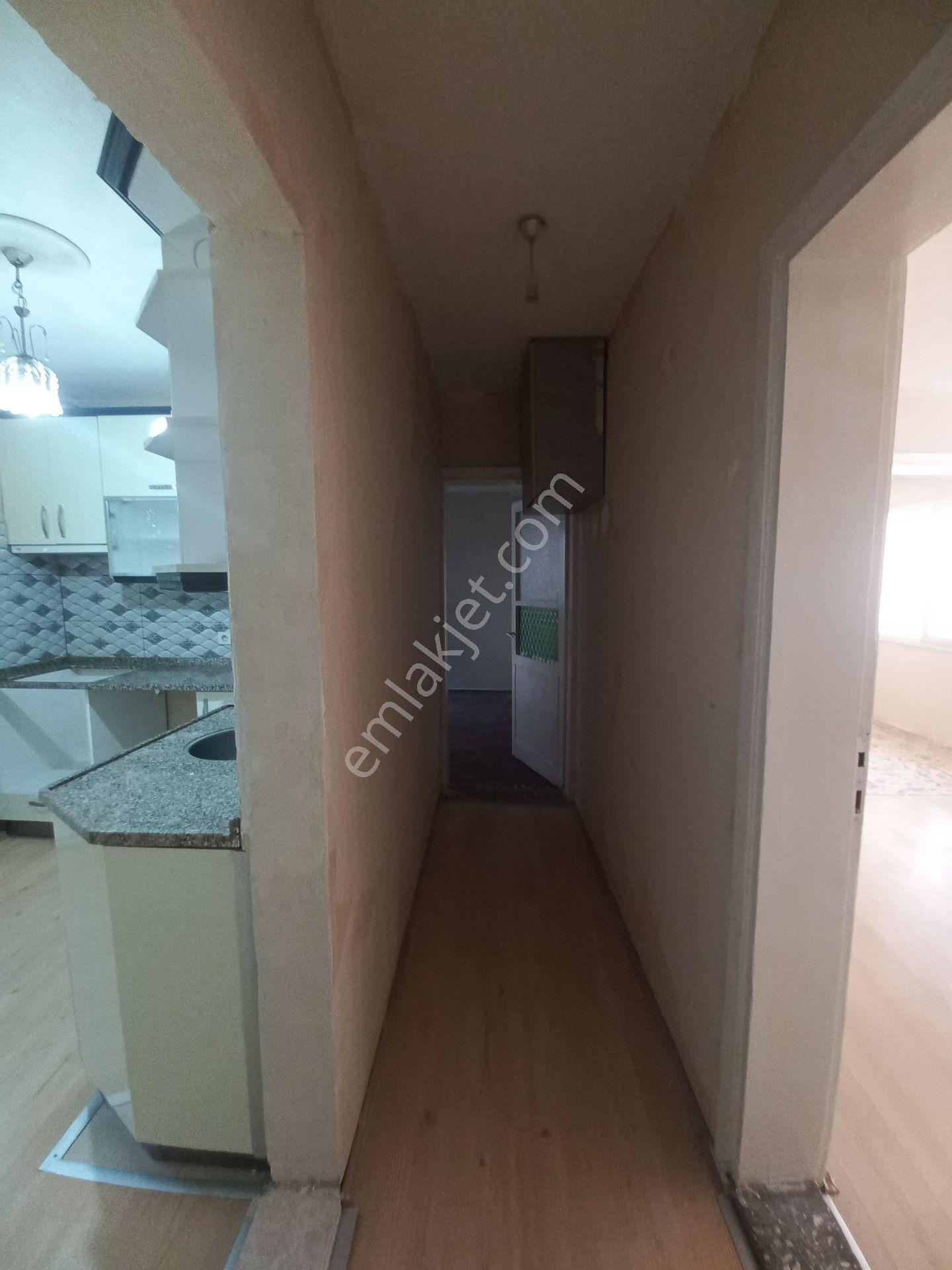 Bornova Zafer Mahallesi'nde Kiralık 1+1 Ferah Daire - Görsel 6