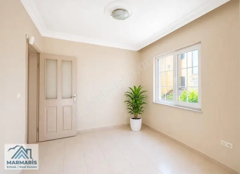 Sitelerde Havuzlu Sitede, Manzaralı 2+1 Daire | Sahile 500 M - Görsel 2