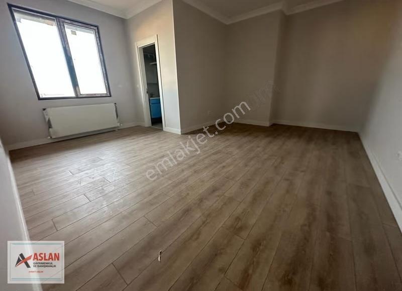 Çengelköyde Boğaz Manzaralı 8 + 2 Daire 360 M2 Çatı Dubleks - Görsel 28