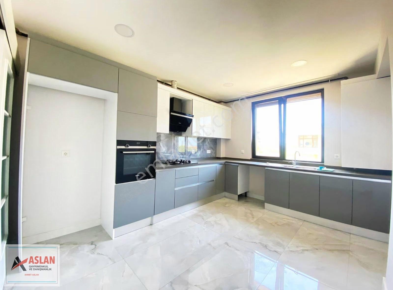 Çengelköyde Boğaz Manzaralı 8 + 2 Daire 360 M2 Çatı Dubleks - Görsel 34