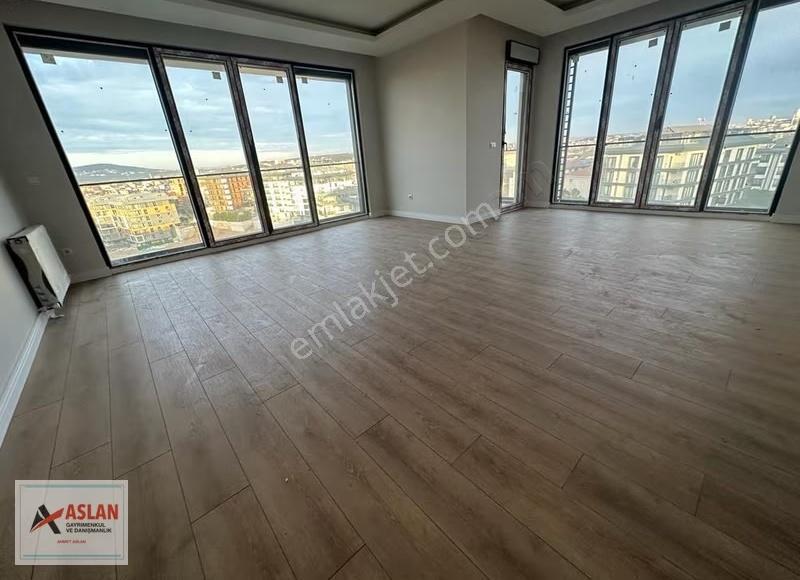 Çengelköyde Boğaz Manzaralı 8 + 2 Daire 360 M2 Çatı Dubleks - Görsel 10