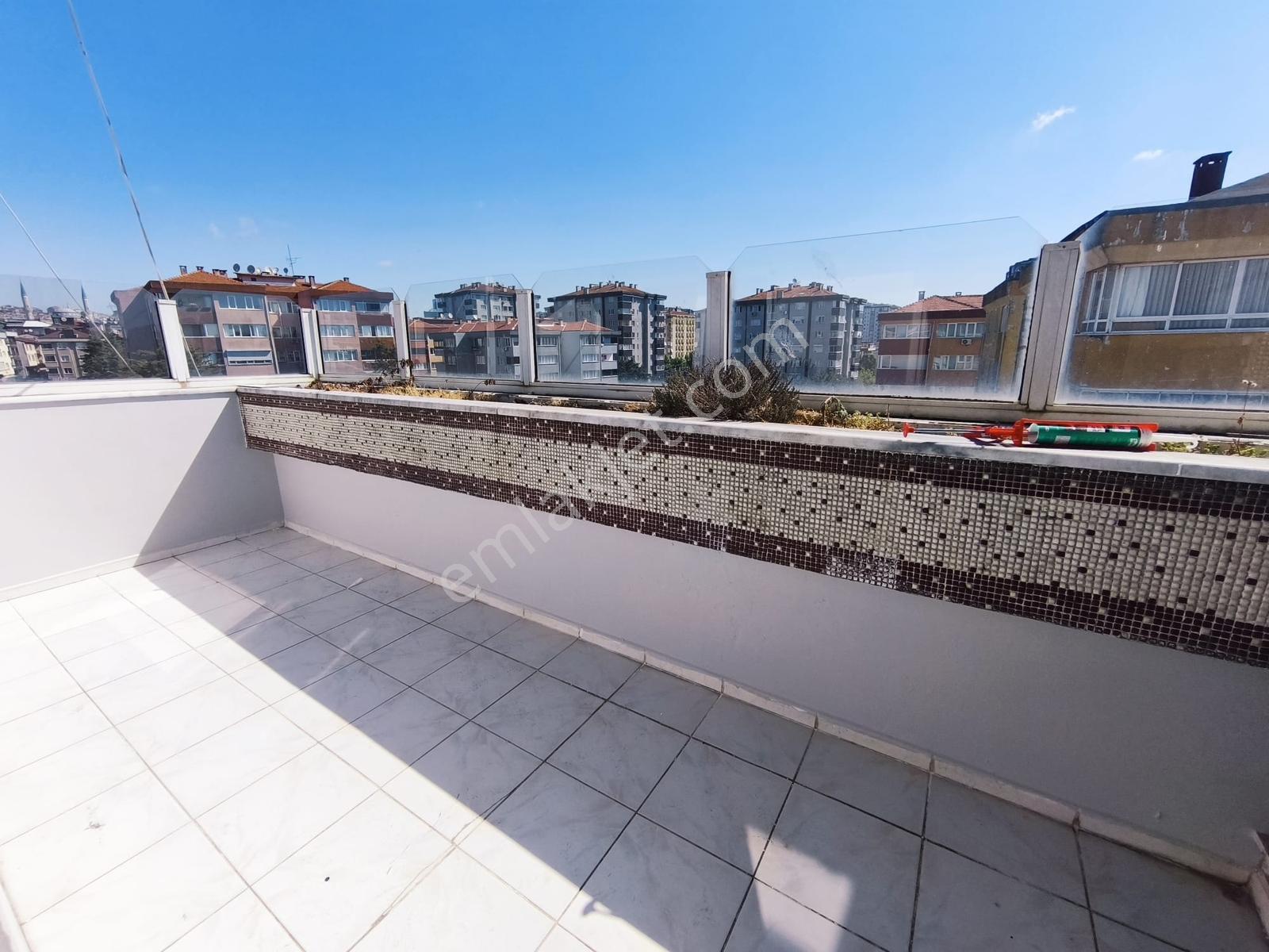 Bulgurlu Metroya 6-7 Dakika Yürüme Mesafesi Asansörlü 3+1 Daire - Görsel 17