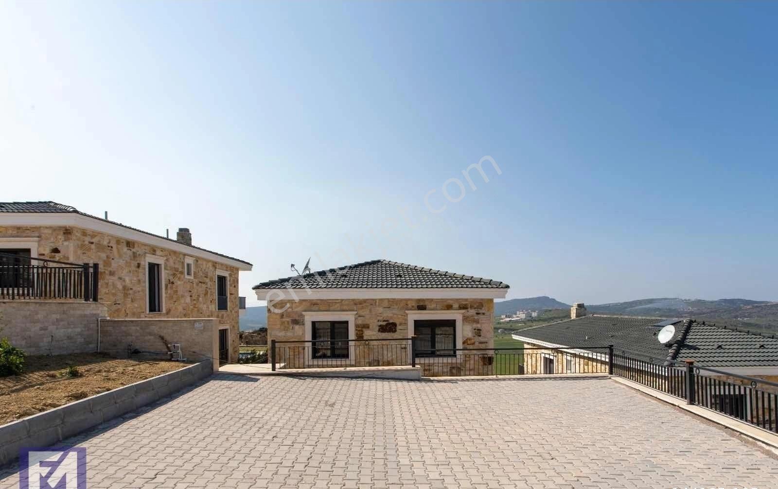 Foçaköy De Kiralık Havuzlu Taş Villa - Görsel 5
