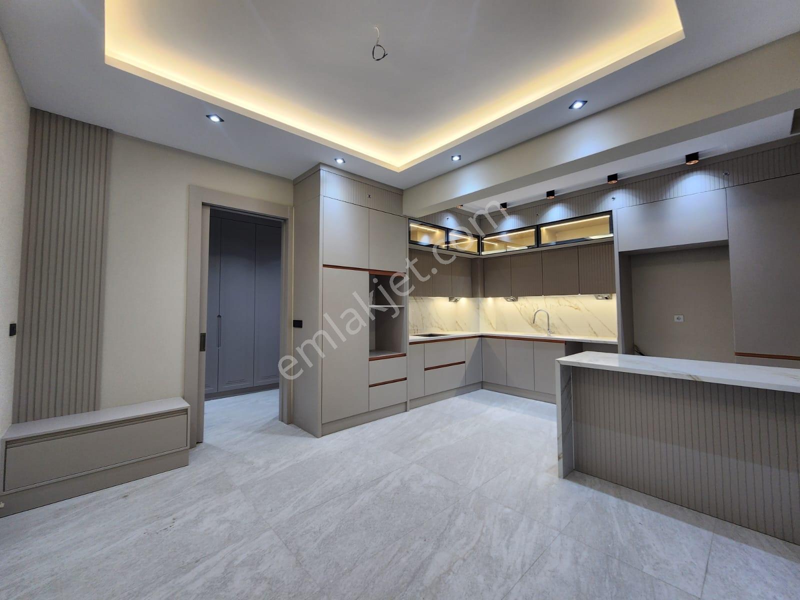Satılık Sıfır Lüks Daire 190m2 3.5+1 E.banyo-g.odalı İyi Konumda - Görsel 17