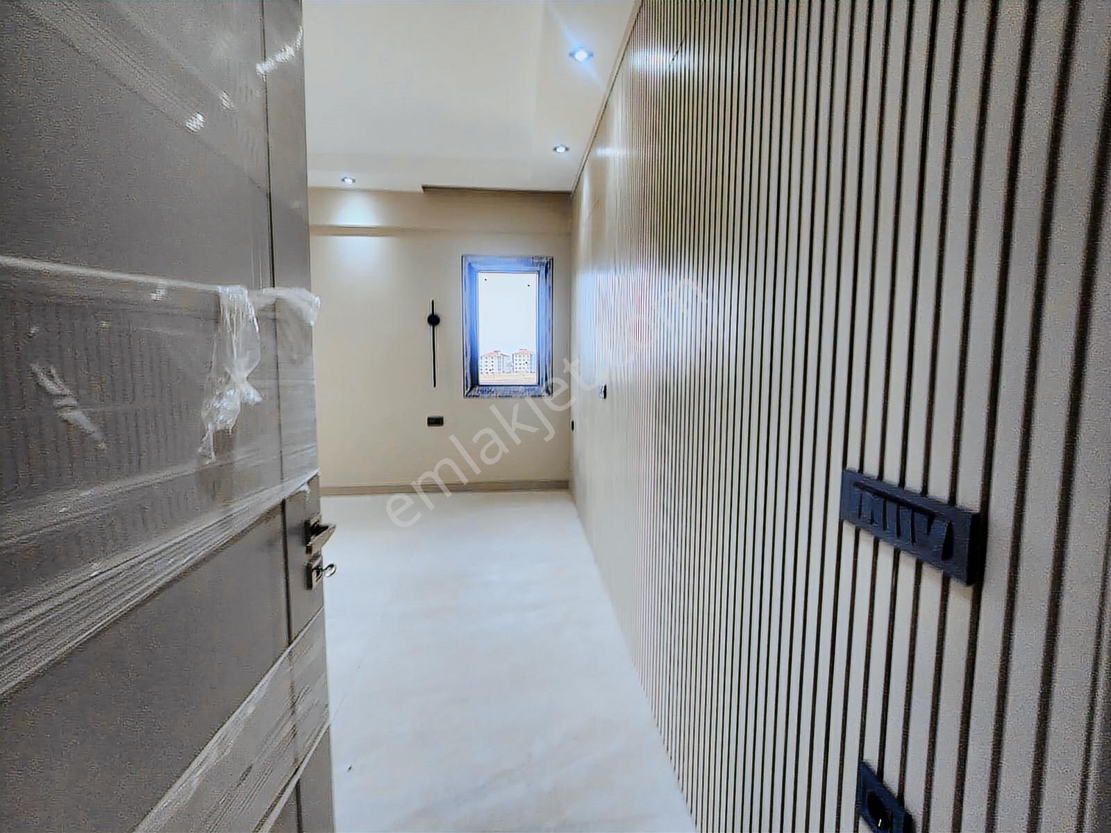 Satılık Sıfır Lüks Daire 190m2 3.5+1 E.banyo-g.odalı İyi Konumda - Görsel 32