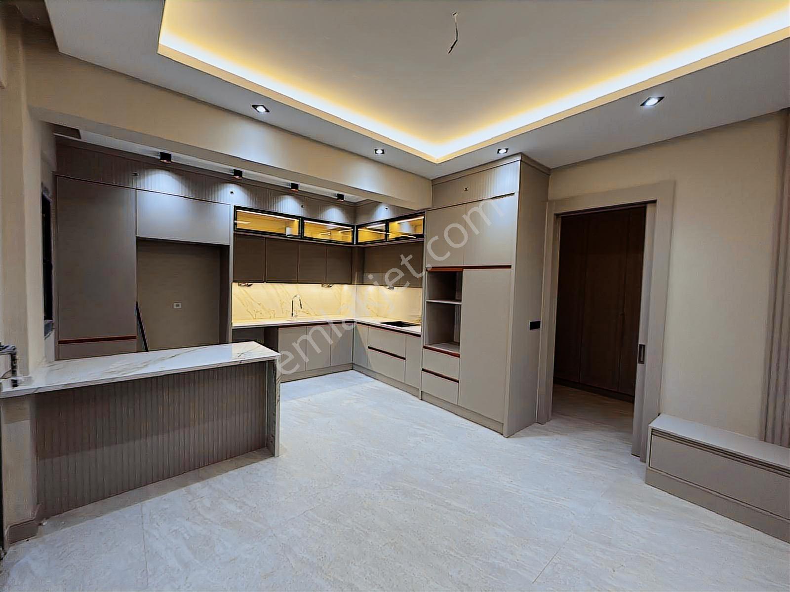 Satılık Sıfır Lüks Daire 190m2 3.5+1 E.banyo-g.odalı İyi Konumda - Görsel 13