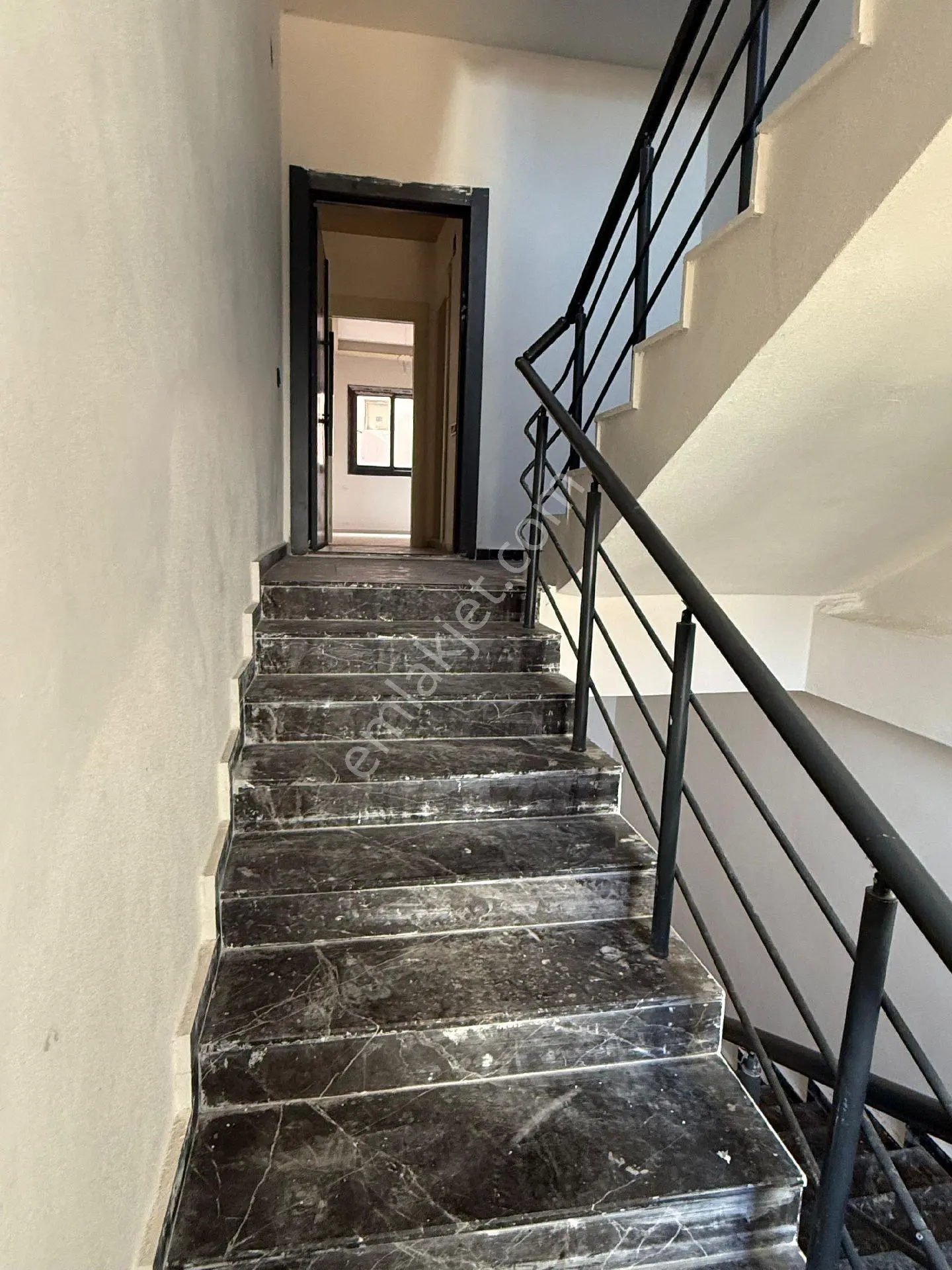 Mersin Toroslar Çukurova Mah. 150 M2 Arsa İçerisinde 3 Katlı Sifir Bina - Görsel 3