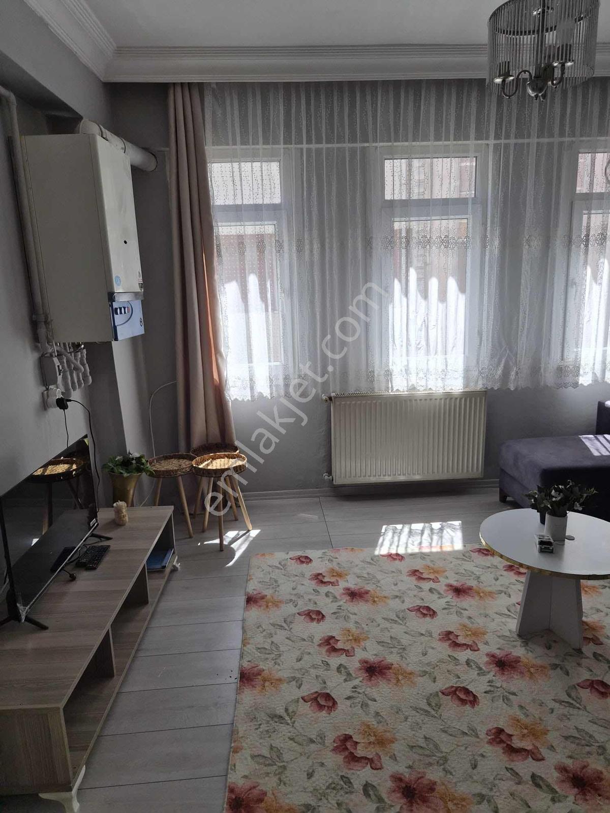 Fatih Karagümrükte Eşyalı Temiz 1+1 Kiralık Daire