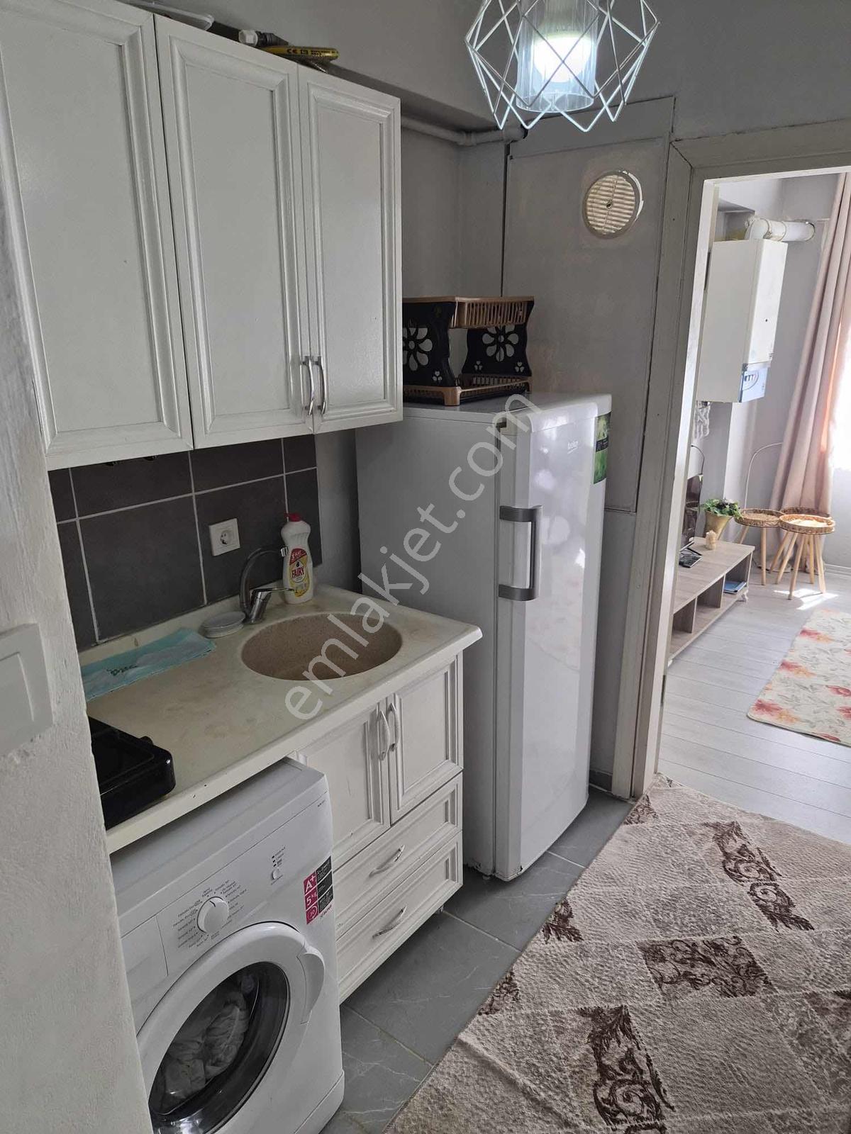 Fatih Karagümrükte Eşyalı Temiz 1+1 Kiralık Daire - Görsel 2