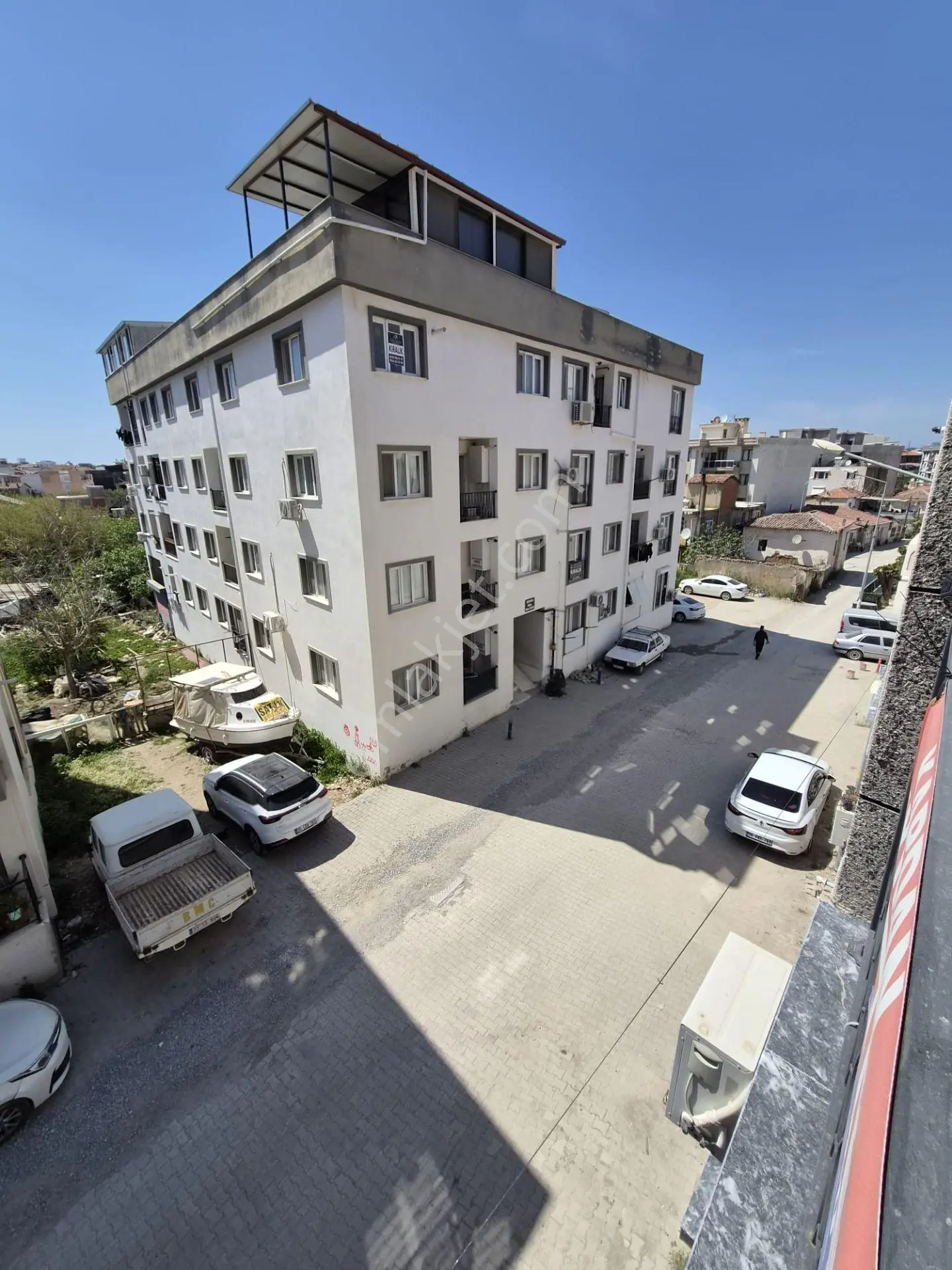 Seferihisar Turabiye'de Satılık 2+1 Merkezi Daire