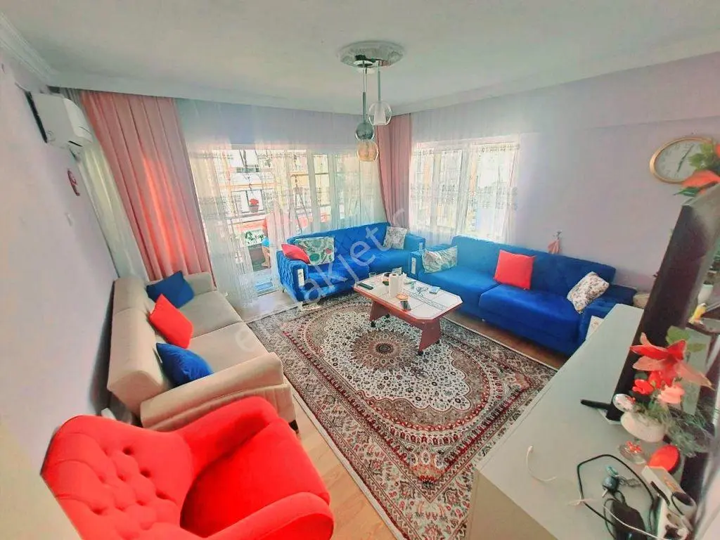 Uytundan Akçay Merkezde Denize 300 Metre Doğalgazlı Arakat 2+1