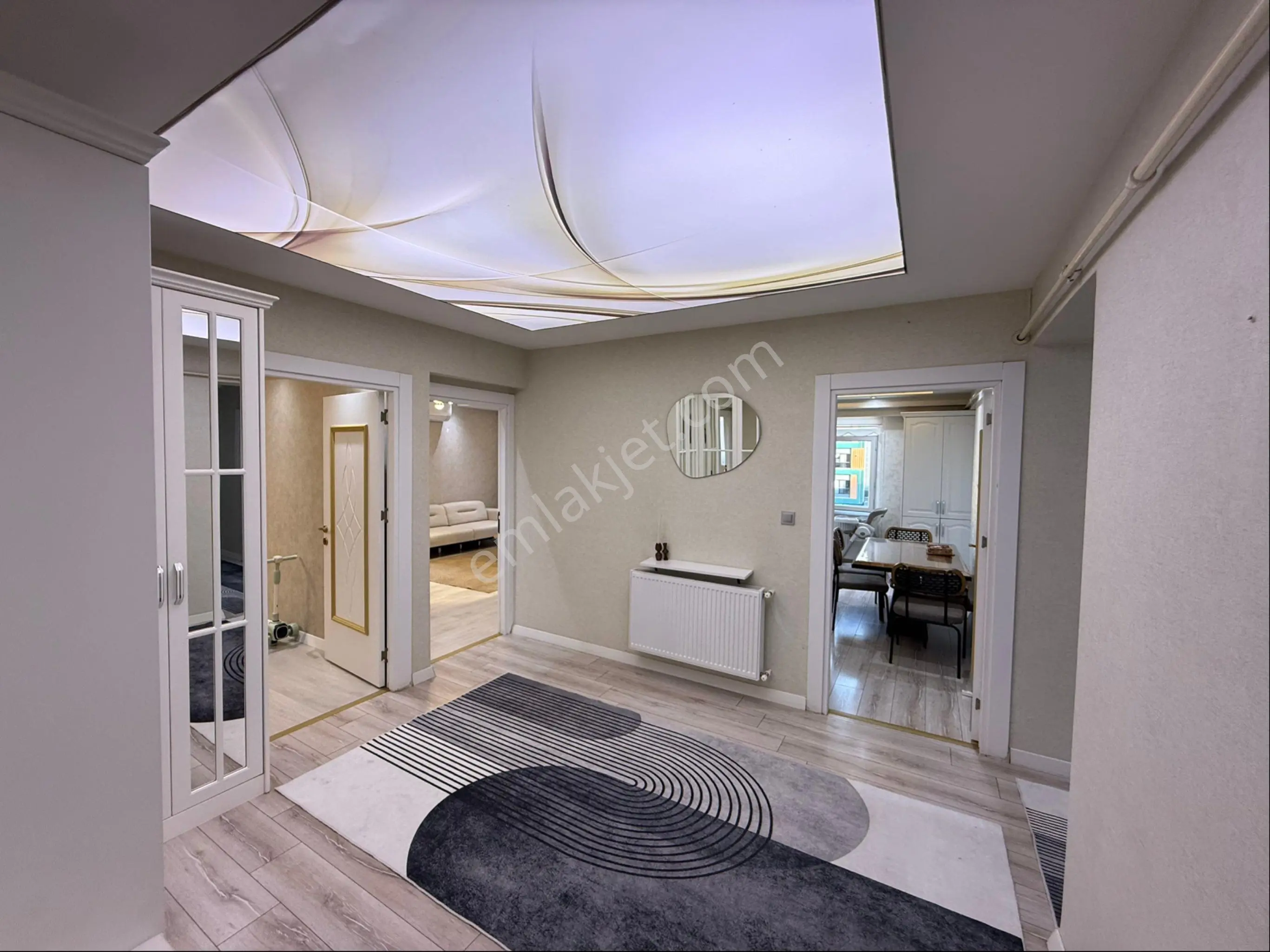 Kırmızı Gayrimenkulden Satılık 4+1 Park Cepheli Lüx Daire - Görsel 2