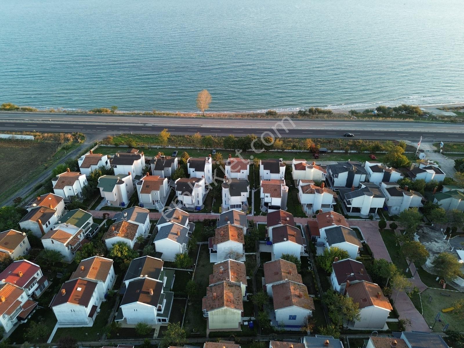 Marmara Ereğlisi Havuzlu Güvenlikli Site İçinde 3+1 Yazlık Villa - Görsel 15