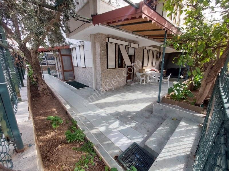 Denize 240 Mt | Köşe Parselde | Bahçe Kullanımlı Tripleks - Görsel 2