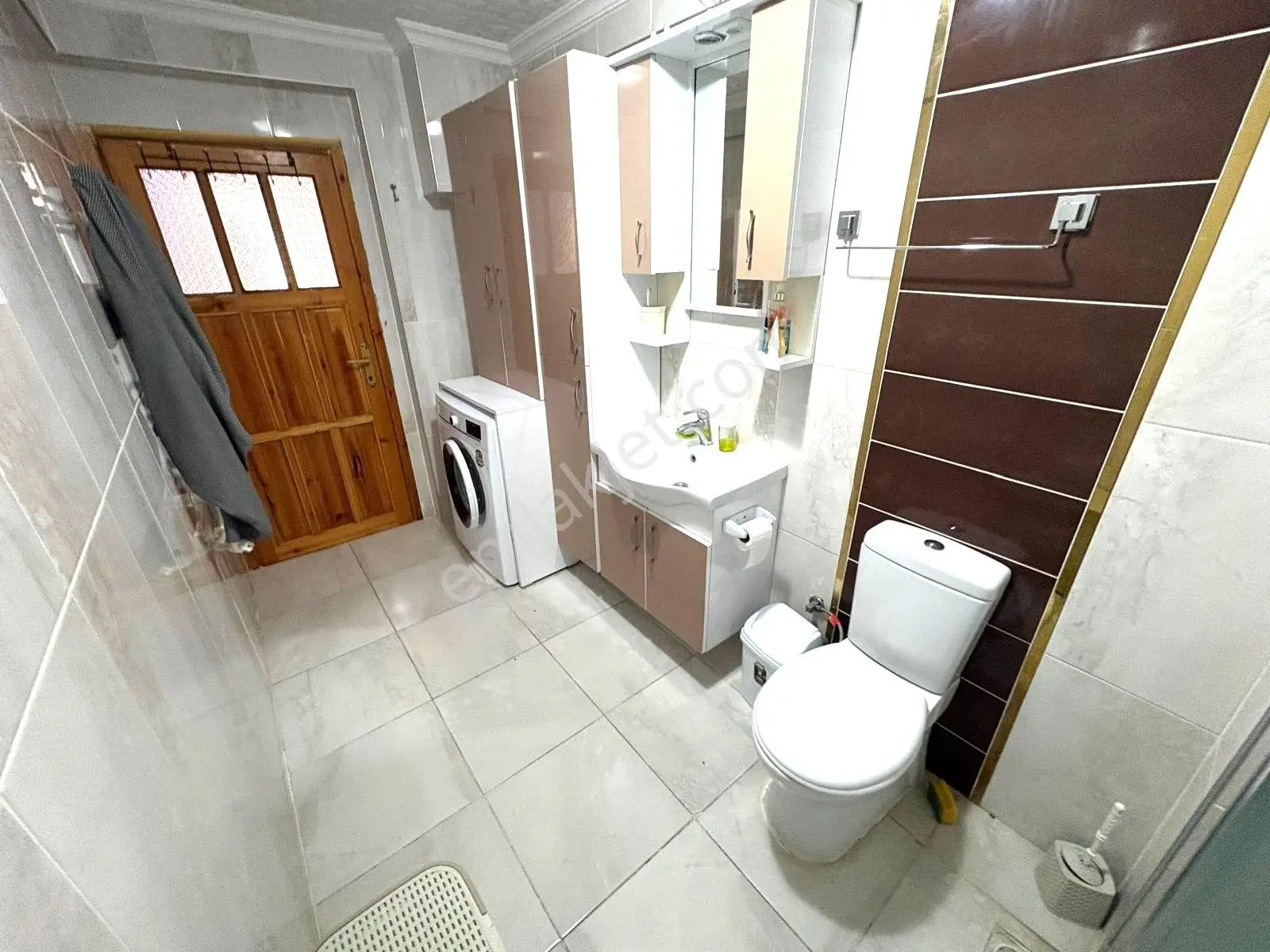 Blue Life Egen'den Gerçek İlan-site İçerisinde Ön Cephe Ayrı Mutfaklı Ara Kat 2+1 Satılık Daire - Görsel 3