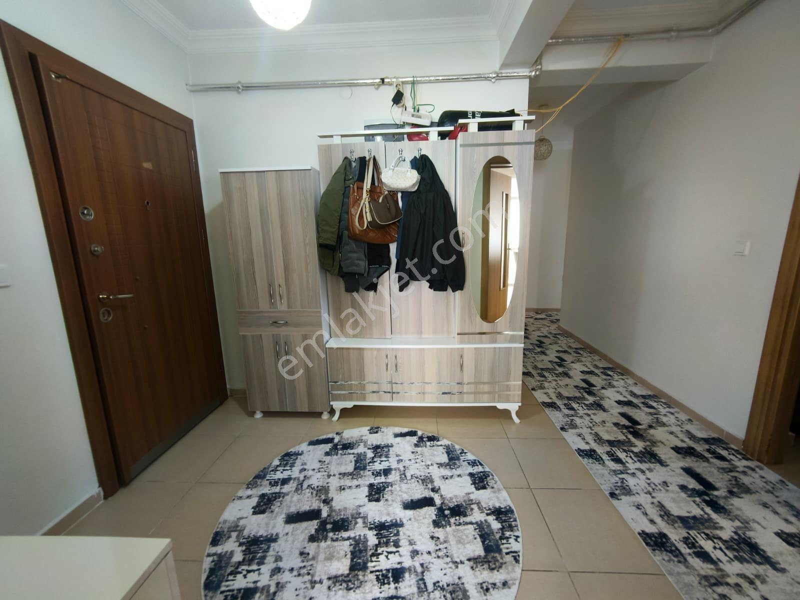 Mamak Diriliş Mah.3.etaptageniş 4+1 Daire Merkezi Konumda Köktpu