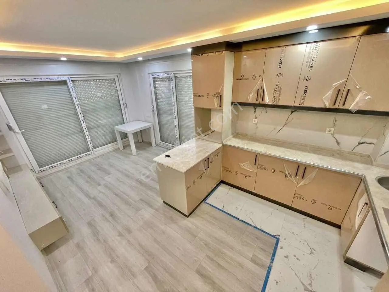 Kızılarık Ta Siteiçinde 1+1 Kiralık - Görsel 3