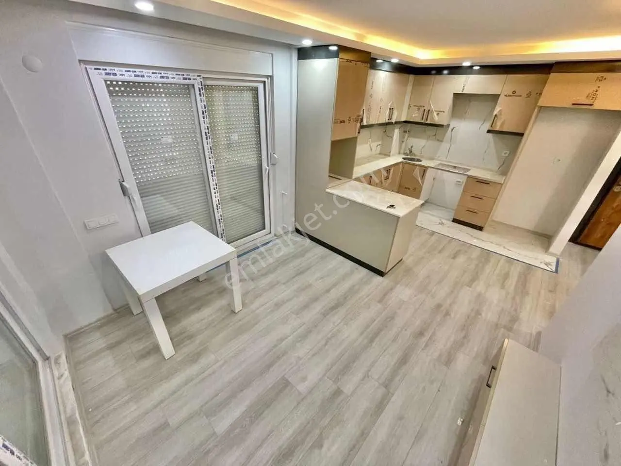 Kızılarık Ta Siteiçinde 1+1 Kiralık - Görsel 4