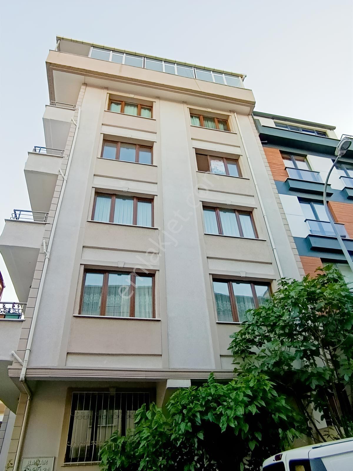 Kısıklıda Adalar Manzaralı Özel Konumda Satılık 3+1 Daire