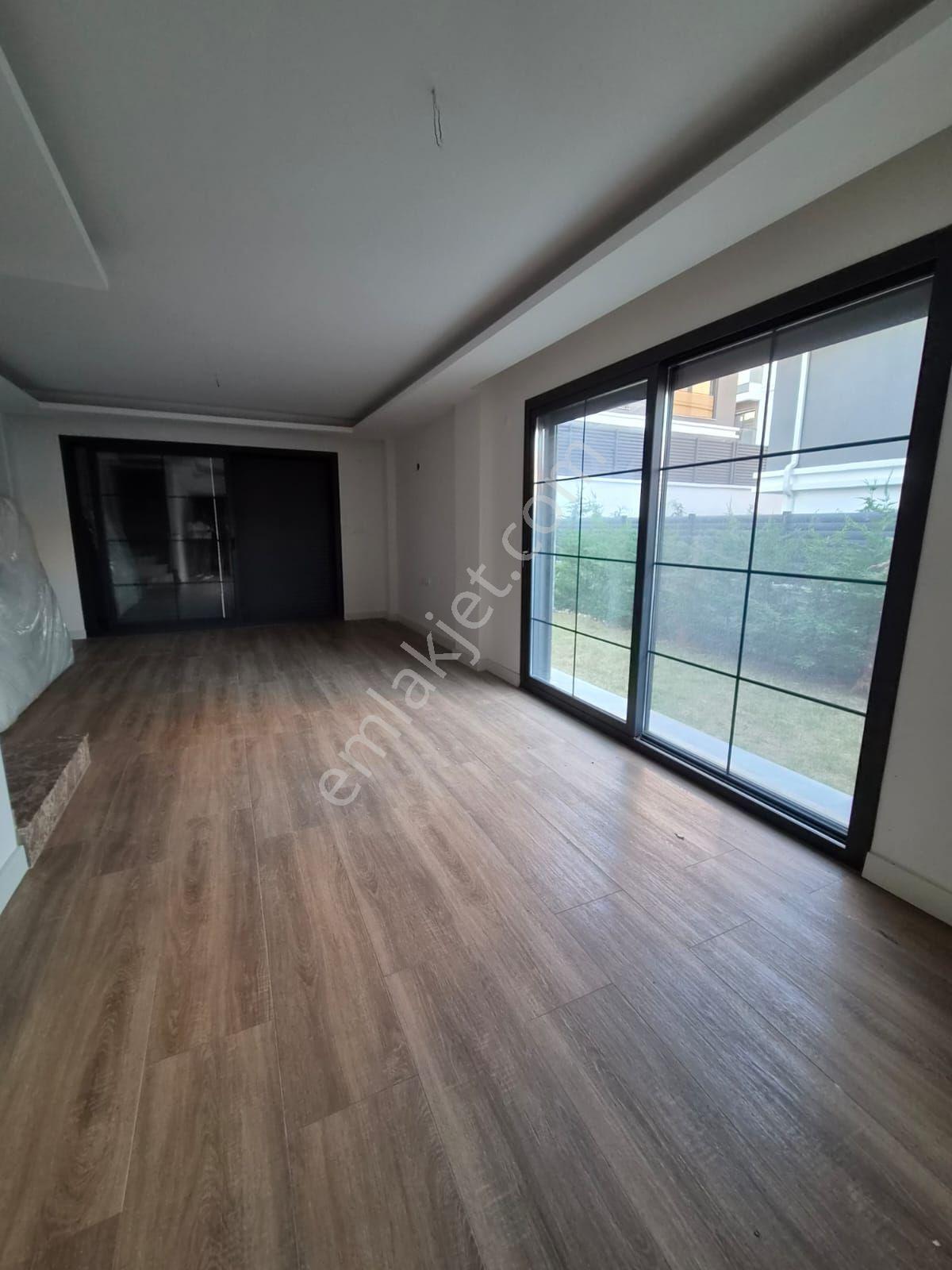 Havuzlu Ve Bahçeli 4+1 Kiralık Villa - Görsel 16