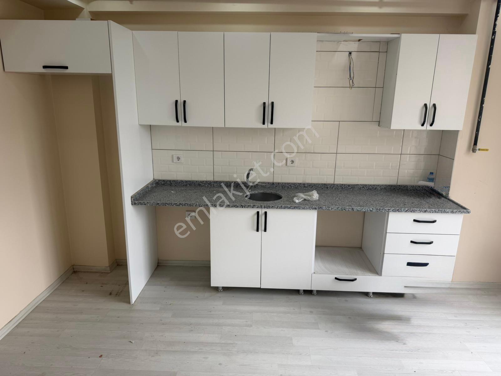 Ak Auto Gayrimenkul'dan Tekirdağ Süleymanpaşa Çınarlı Mahallesi Satılık 1+1 Sıfır Daire