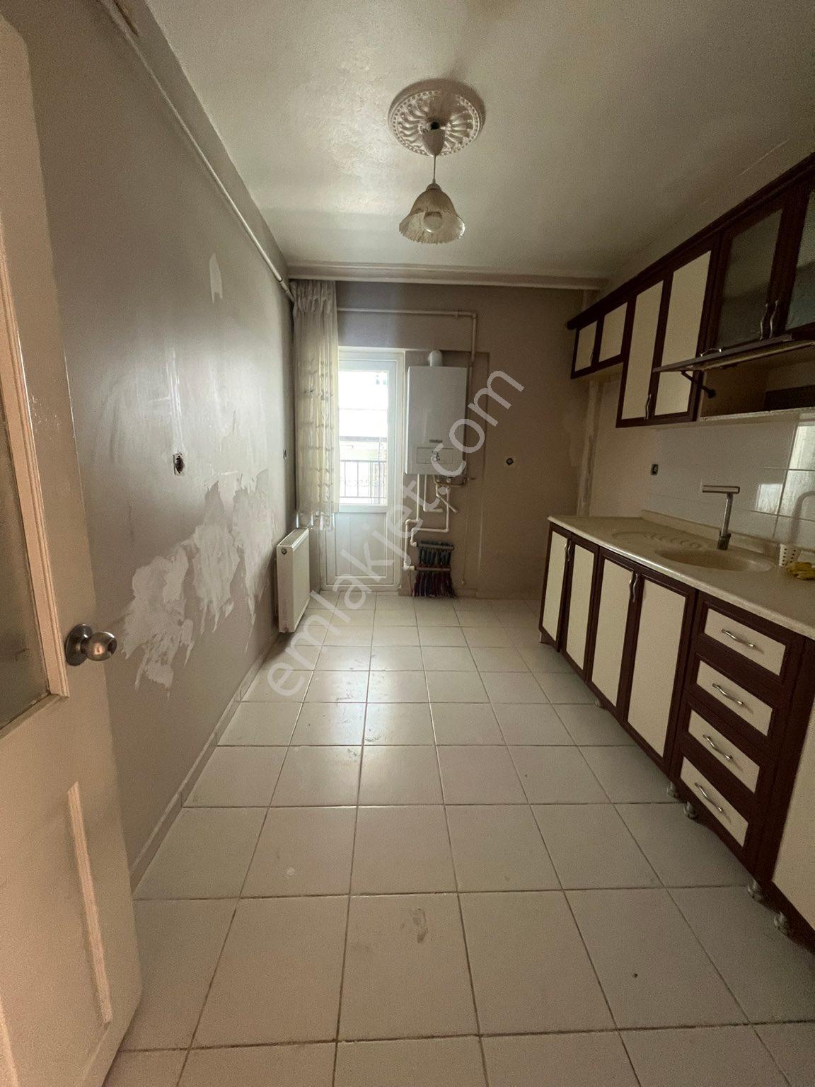 Topçu Mahallesi Ara Katta Kiralık 3+1 Daire - Görsel 11