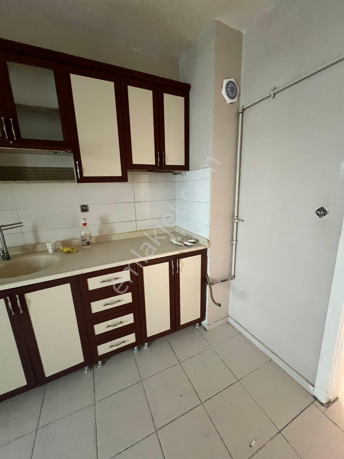 Topçu Mahallesi Ara Katta Kiralık 3+1 Daire - Görsel 15