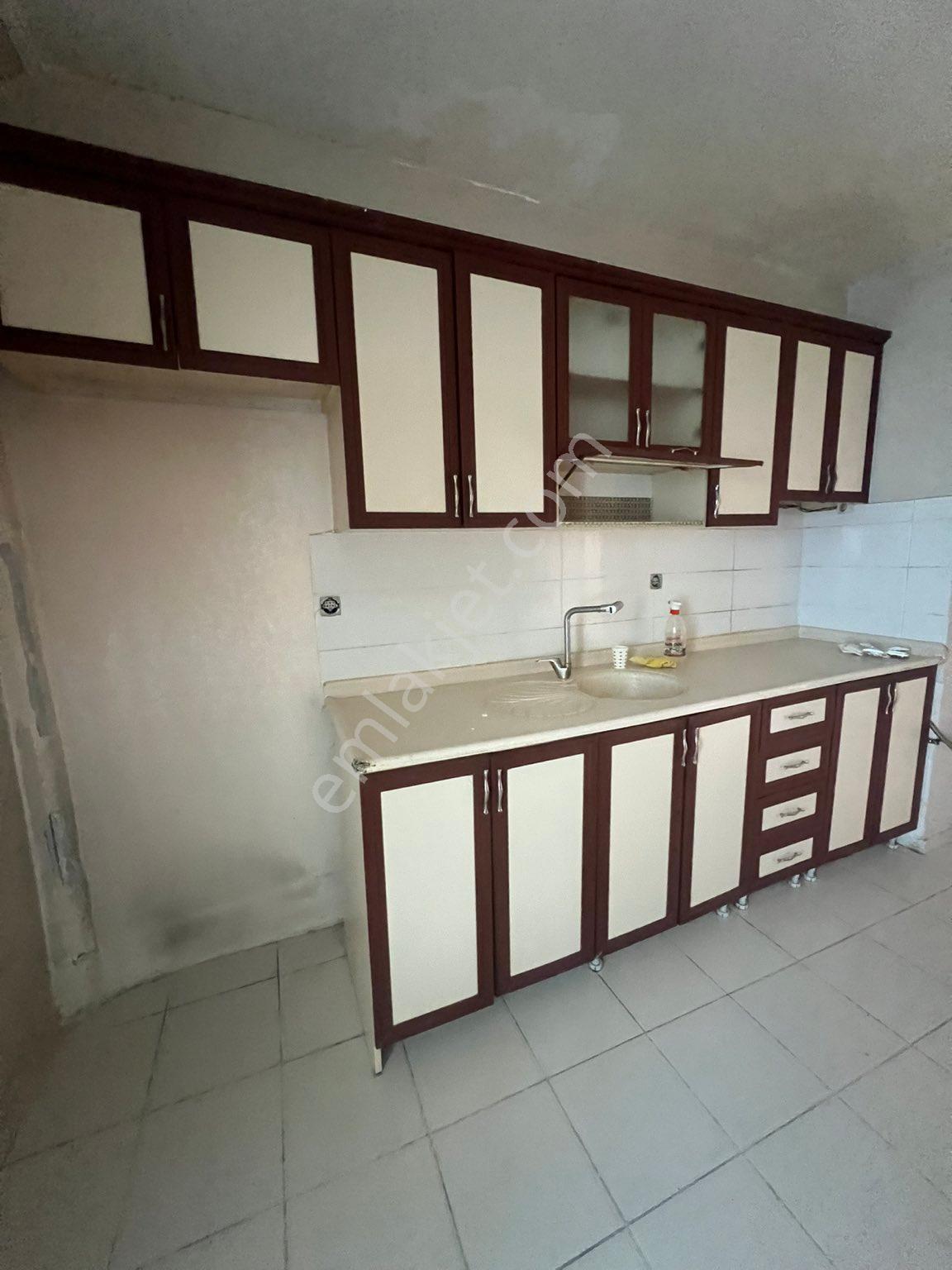 Topçu Mahallesi Ara Katta Kiralık 3+1 Daire - Görsel 13