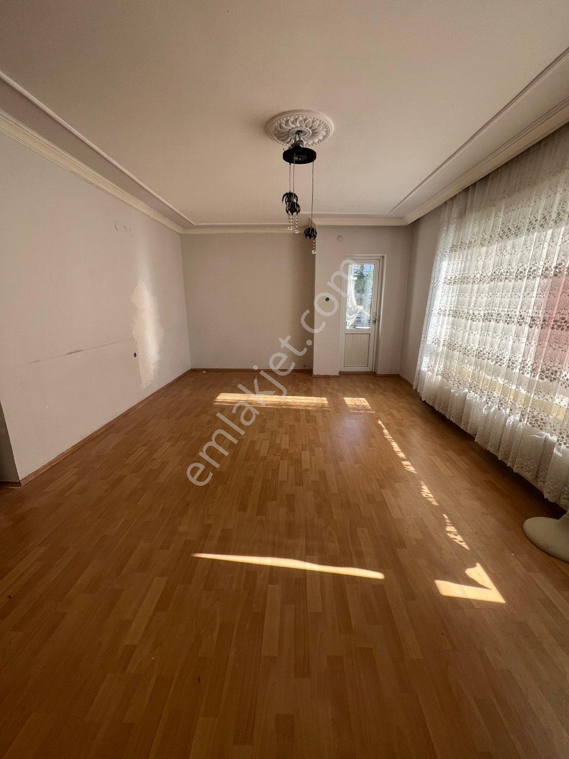 Topçu Mahallesi Ara Katta Kiralık 3+1 Daire - Görsel 6
