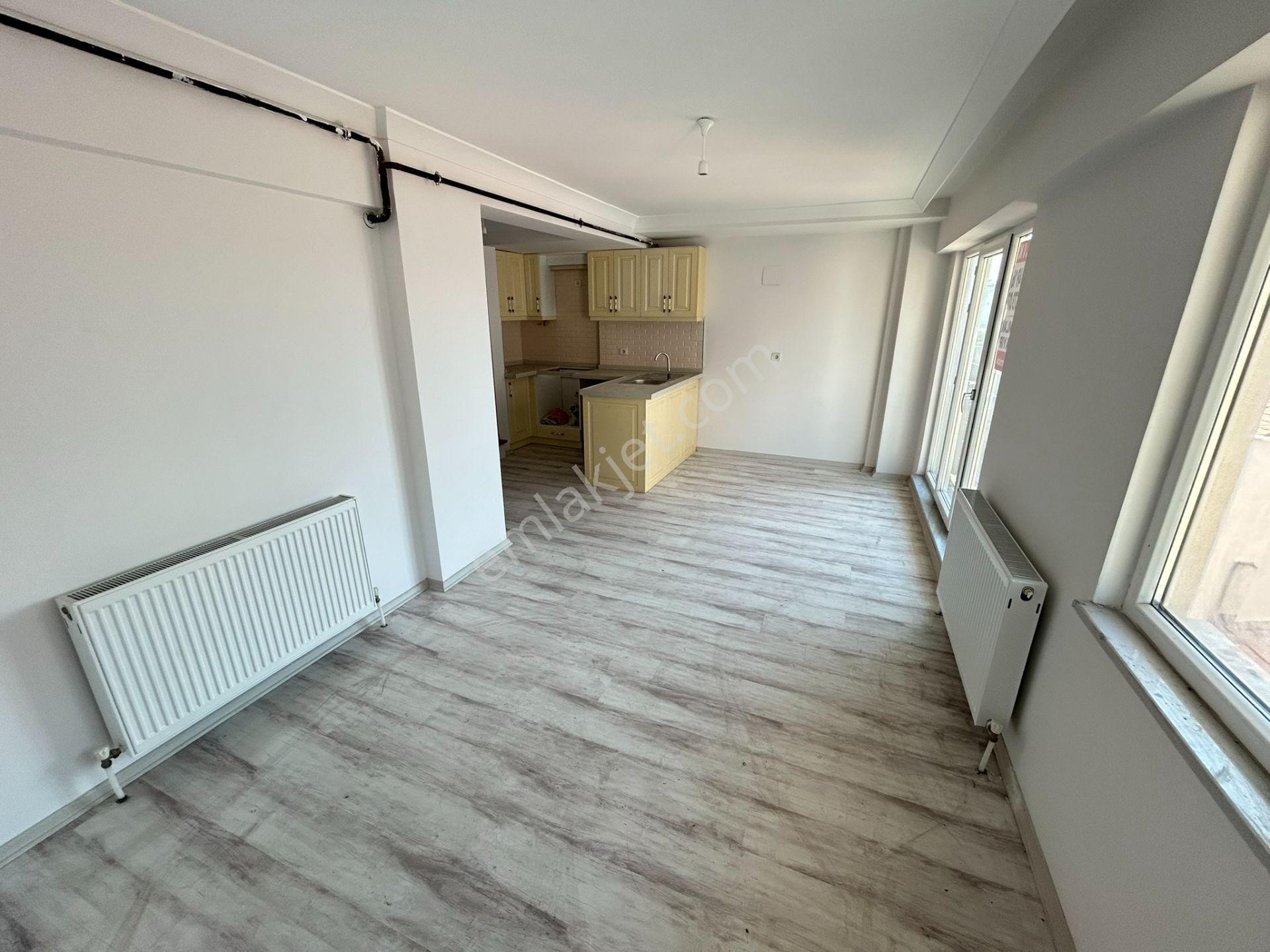 Cihan Emlaktan Kiralık Bentbaşında Çarşı İçinde Yeni 1+1 Daire - Görsel 3
