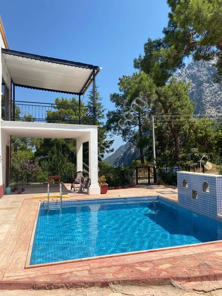 Hisarçandır'da Doğa İçinde Satılık Villa Ve Arsası