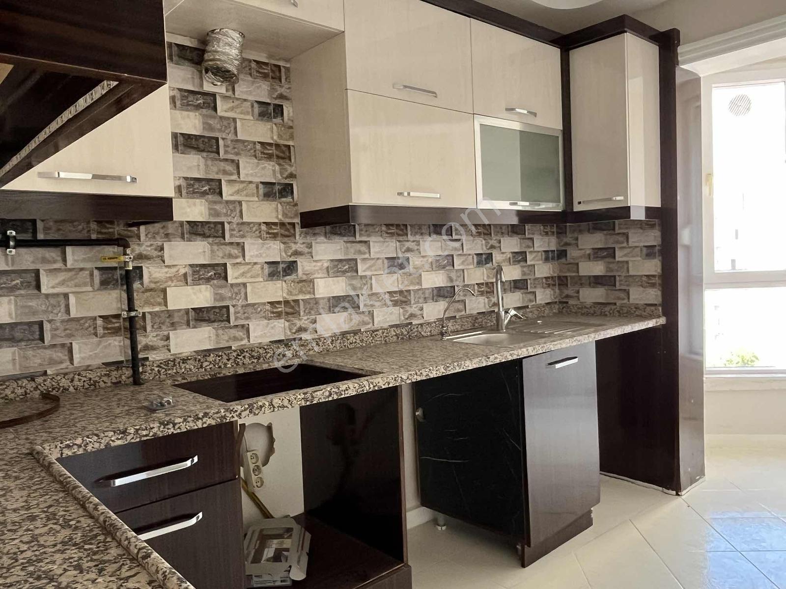 Meltem'de Merkezde Adliyeye Yakın Sitede İçi Yapılı 3+1 Daire - Görsel 22