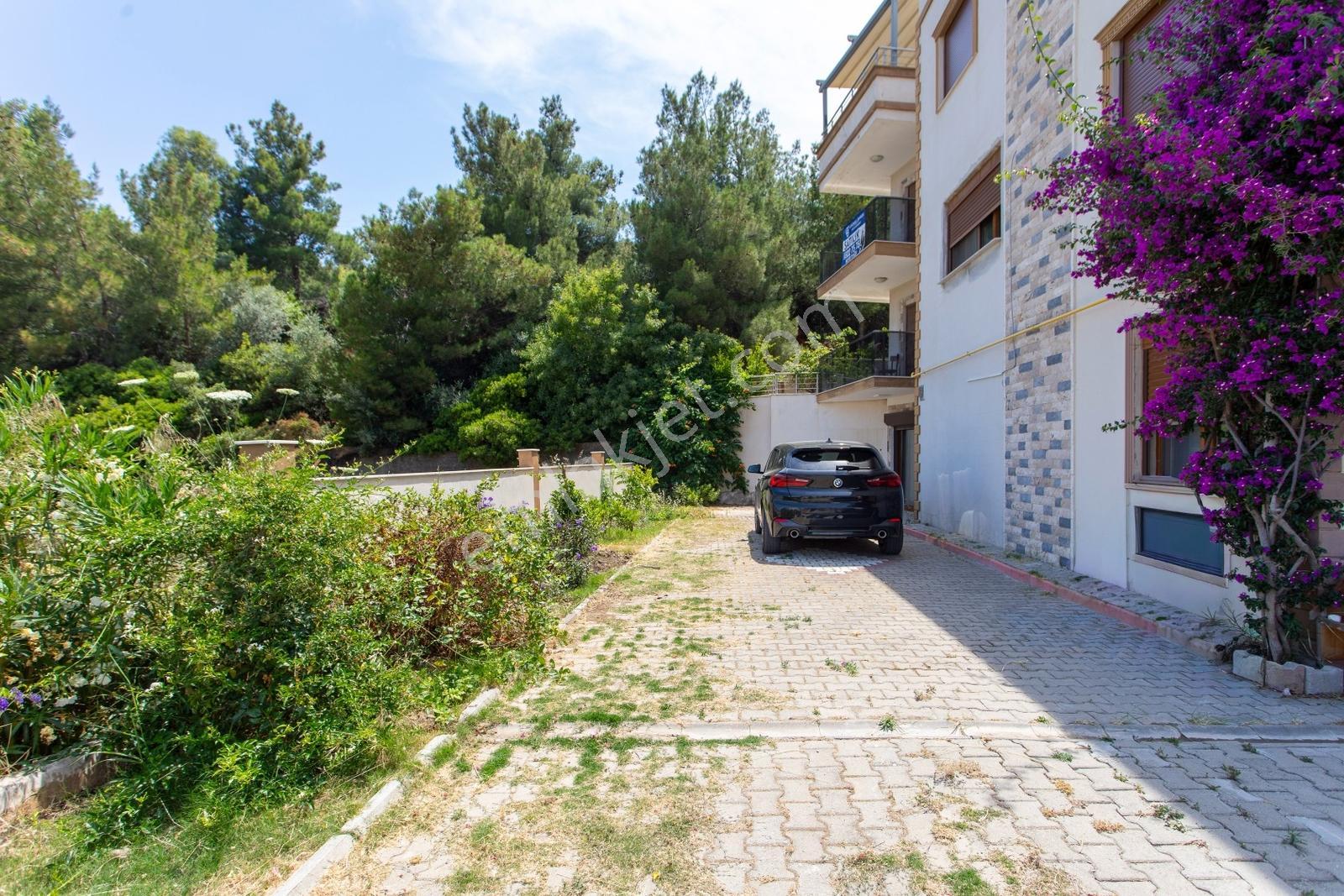 Foça Fatih Mahallesi Satılık 4+2 Deniz Manzaralı Tripleks Villa - Görsel 21