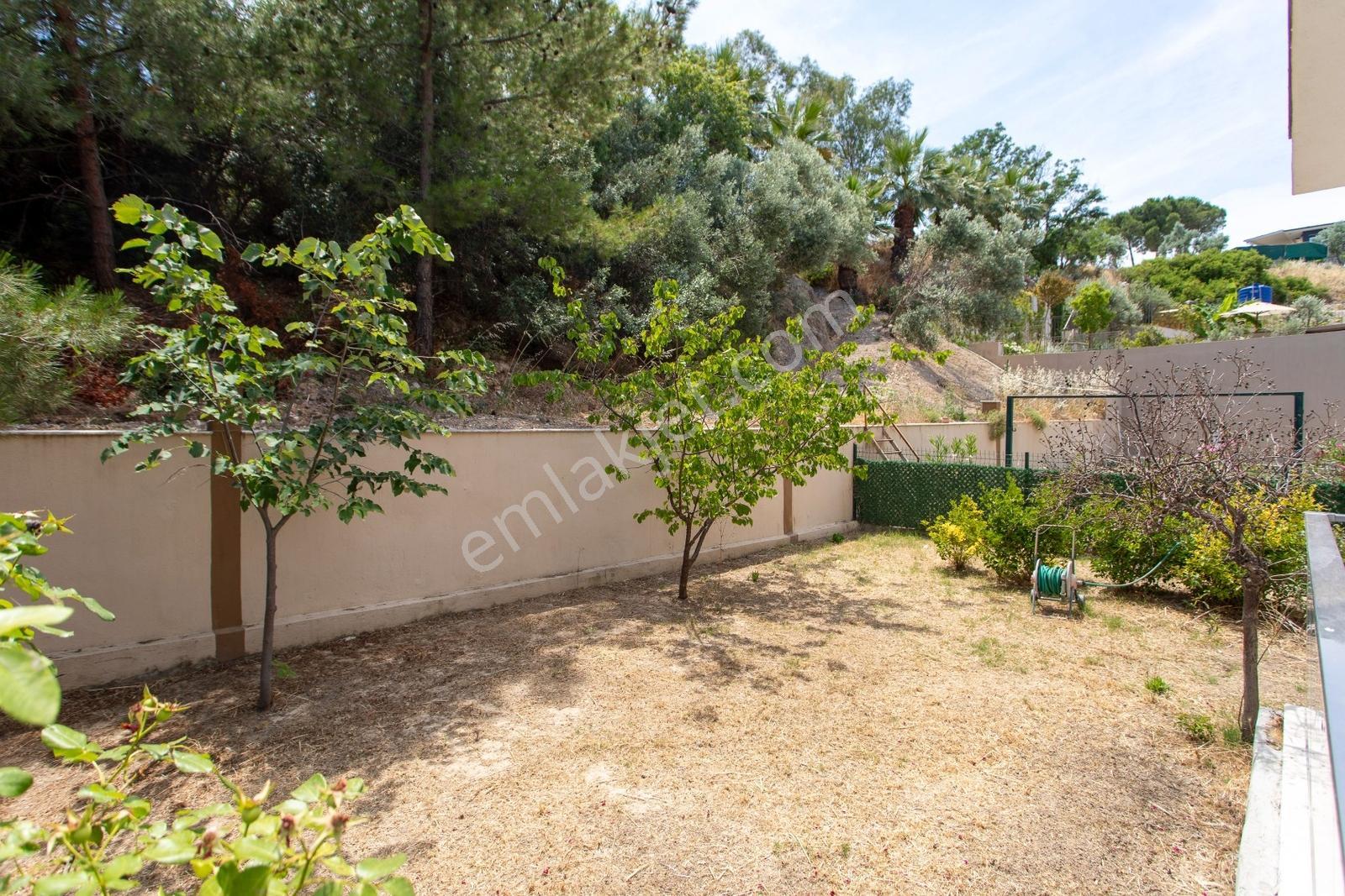 Foça Fatih Mahallesi Satılık 4+2 Deniz Manzaralı Tripleks Villa - Görsel 35