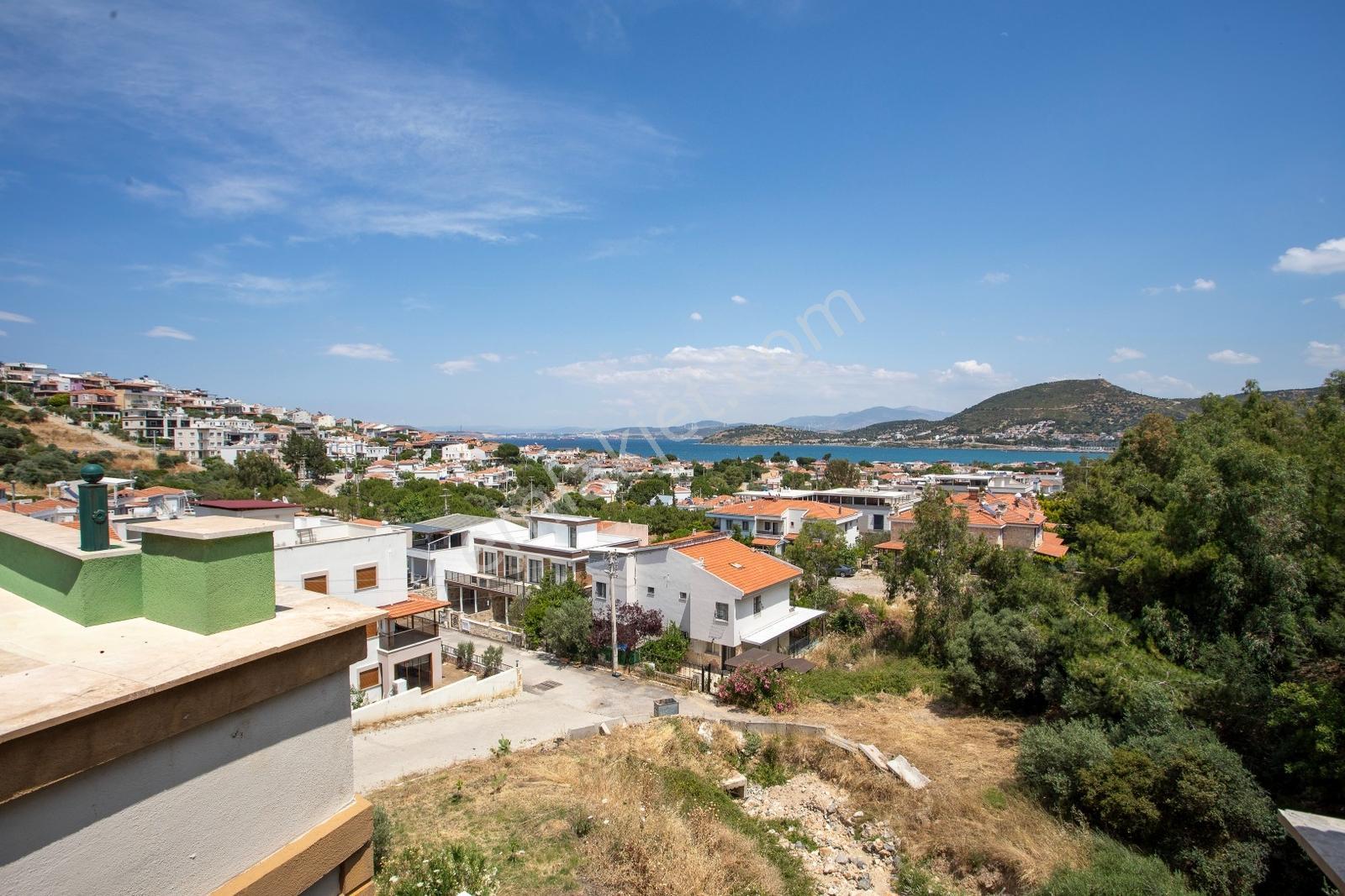 Foça Fatih Mahallesi Satılık 4+2 Deniz Manzaralı Tripleks Villa - Görsel 12