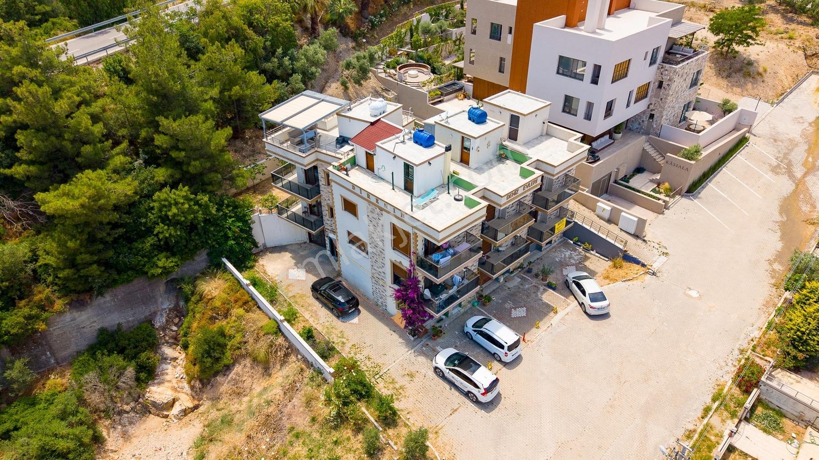 Foça Fatih Mahallesi Satılık 4+2 Deniz Manzaralı Tripleks Villa - Görsel 32