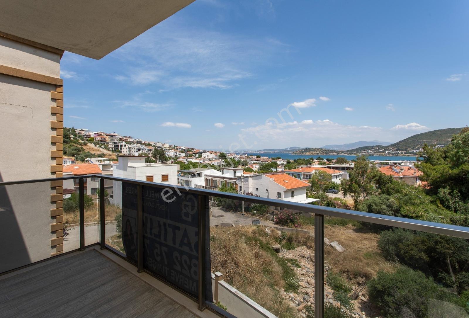 Foça Fatih Mahallesi Satılık 4+2 Deniz Manzaralı Tripleks Villa - Görsel 8